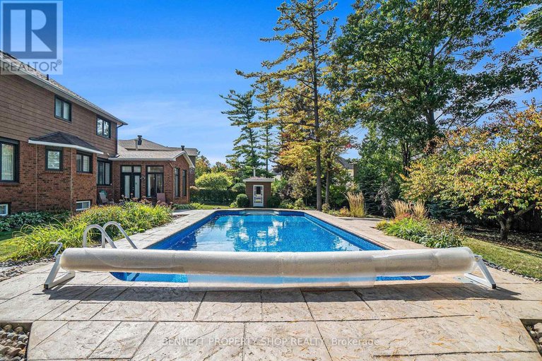 29325608/15-brandy-creek-crescent/bridlewood/ottawa/ontario/K2M2B8_34