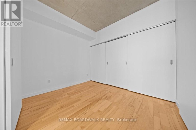 29579530/201-179-george-street/lower-townbyward-market/ottawa/ontario/K1N1J8_17