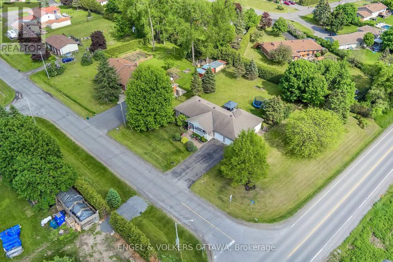 28419109/6978-aldergrove-way/greely/ottawa/ontario/K4P1A3_3