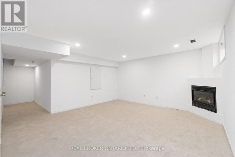 28793842/3-a-southpark-drive/blackburn-hamlet/ottawa/ontario/K1B3B8_40