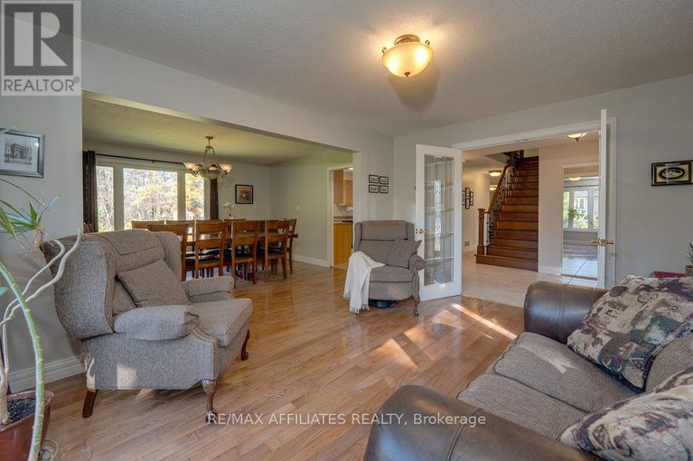 29050905/7089-bush-drive/greely/ottawa/ontario/K4P1M8_5