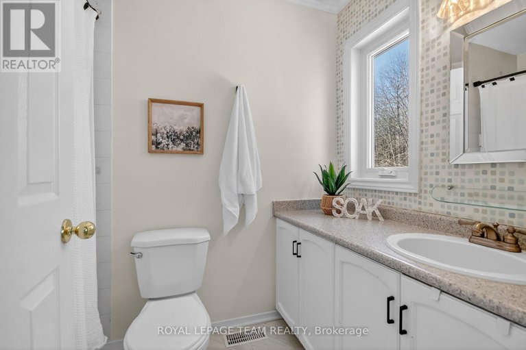 29431774/2-furlong-crescent/bridlewood/ottawa/ontario/K2M2J1_32