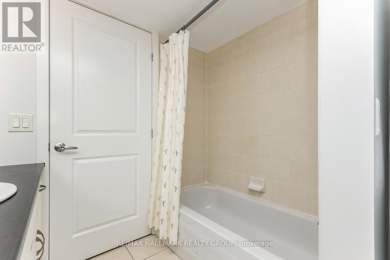 28426381/502-138-somerset-street-w/ottawa-centregolden-triangle/ottawa/ontario/K2P0A3_15