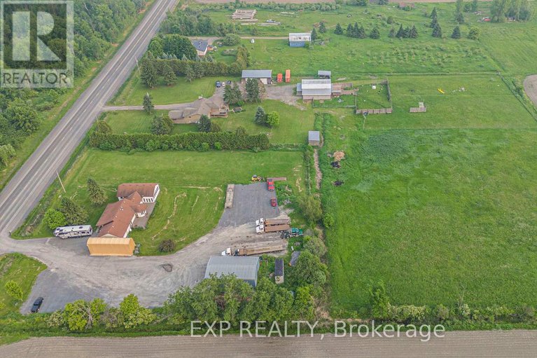 28516160/4806-frank-kenny-road/sarsfieldbearbrook/ottawa/ontario/K0A3H0_35