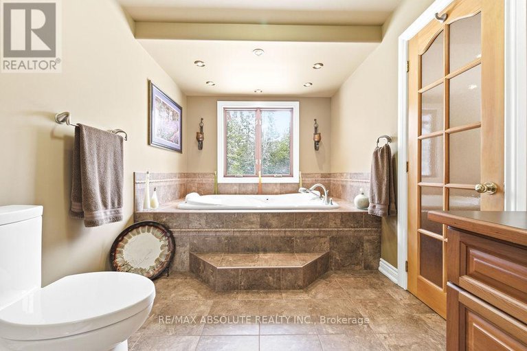 29357236/206-deerwood-drive/fitzroy-ward-south-west/ottawa/ontario/K0A2H0_19