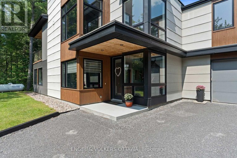 28261133/108-edith-margaret-place/huntley-ward-north-east/ottawa/ontario/K2W1A8_5