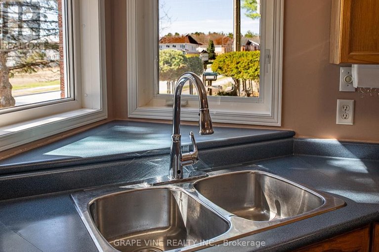 29655320/1-newcastle-avenue/morgans-grantsouth-march/ottawa/ontario/K2K2R2_13