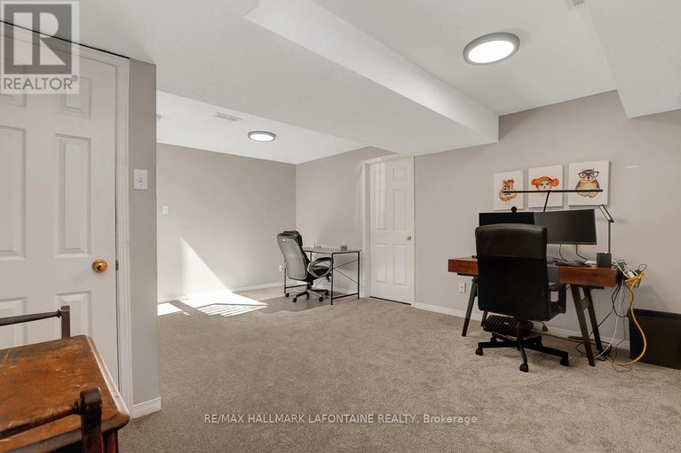 28827853/446-lawler-crescent/chatelaine-village/ottawa/ontario/K4A3Y3_39
