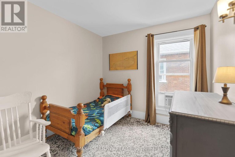 28592172/138-henry-street-e/prescott/prescott/ontario/K0E1T0_24