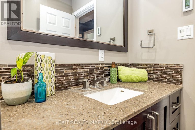 28656018/267-ann-street/almonte/mississippi-mills/ontario/K0A1A0_24
