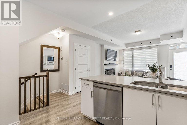 28142177/774-mikinak-road/cfb-rockcliffe-and-area/ottawa/ontario/K1K5A5_17