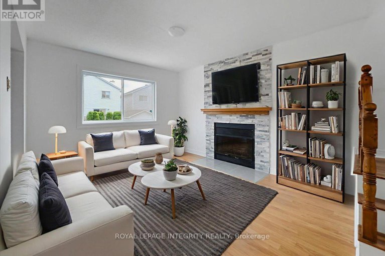 29060732/1791-tache-way/fallingbrookpineridge/ottawa/ontario/K4A2S7_11