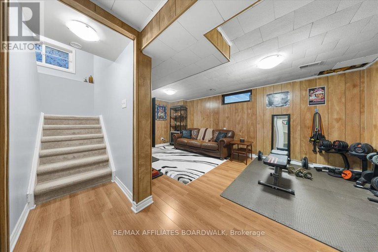 29195363/1146-grenoble-crescent/orleans-wood/ottawa/ontario/K1C2C6_25