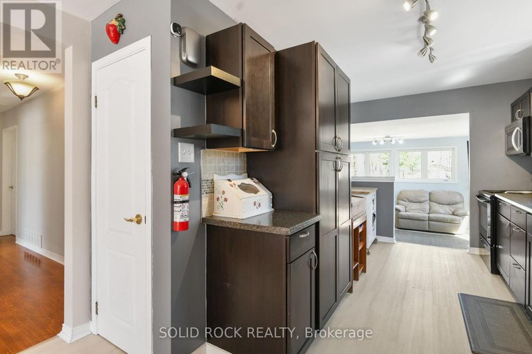 29634428/134-holiday-drive/constance-bay/ottawa/ontario/K0A3M0_16