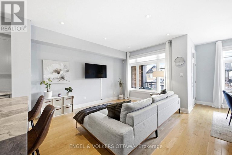 29594834/122-nutting-crescent/riverside-southgloucester-glen/ottawa/ontario/K4M0C3_17