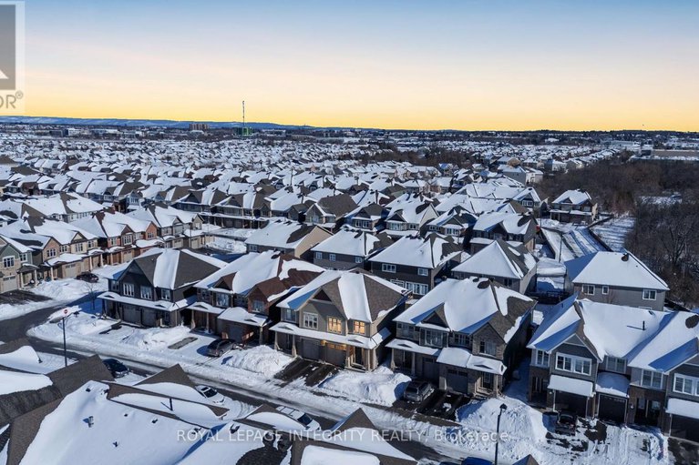 29401414/696-vivera-place/stittsville-north/ottawa/ontario/K2S2N1_35