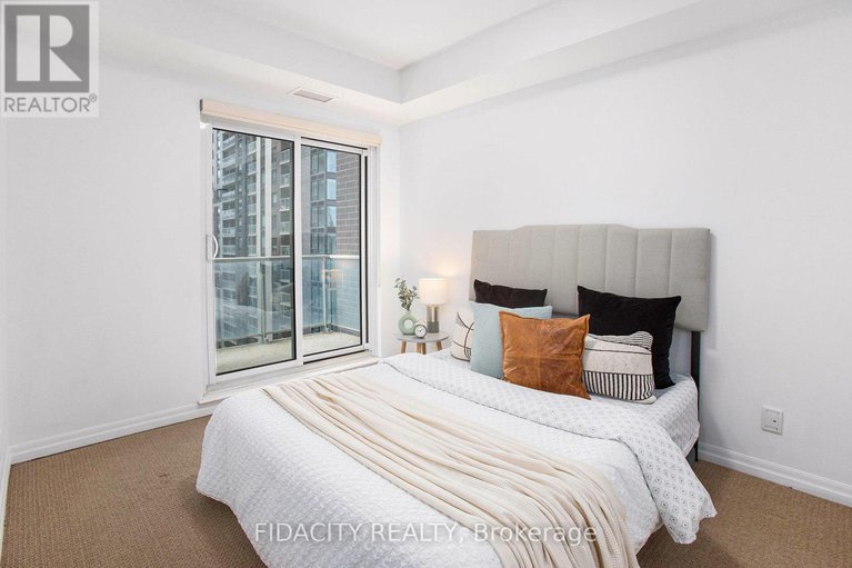 28466126/1105-242-rideau-street/sandy-hill/ottawa/ontario/K1N0B7_13
