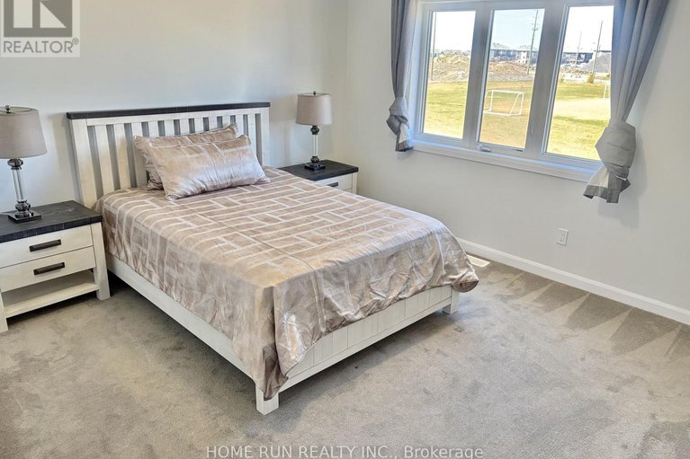 29658905/111-teelin-circle/half-moon-bay/ottawa/ontario/K2C3H2_8