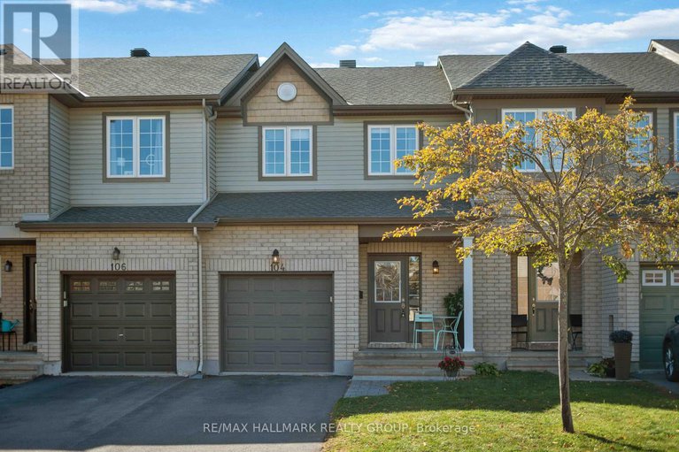 28985545/104-esterbrook-drive/mer-bleuebradley-estatesanderson-park/ottawa/ontario/K1W0A9_1
