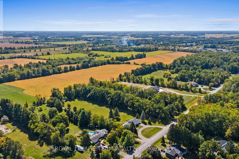 28889906/1640-century-road-e/manotick-south-to-roger-stevens/ottawa/ontario/K0A2E0_50