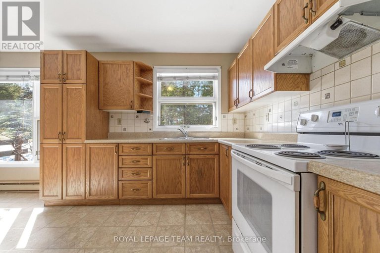 29606230/5202-mcdonlads-corners-road/lanark-highlands-dalhousie-twp/lanark-highlands/ontario/K0G1M0_10