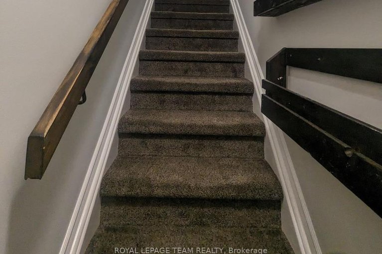 29495843/17b-6010-red-willow-drive/chapel-hill/ottawa/ontario/K1C7H9_19