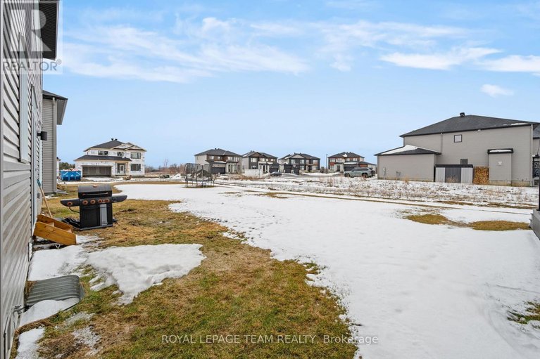 29484590/437-fleet-canuck-private/huntley-ward-south-east/ottawa/ontario/K0A1L0_38