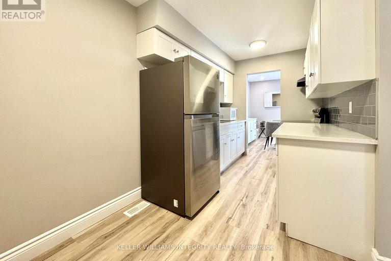 28154215/22-1584-hoskins-crescent/fallingbrookpineridge/ottawa/ontario/K4A2J1_4