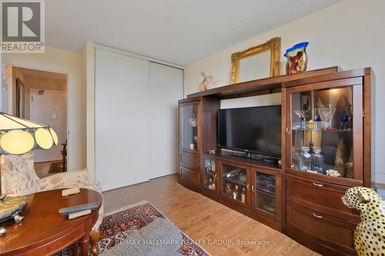 28532567/1605-3360-southgate-road/south-keys/ottawa/ontario/K1V9A6_21