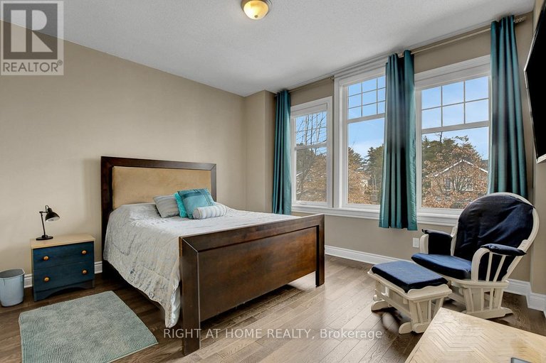 29641405/701-everlasting-crescent/springridgeeast-village/ottawa/ontario/K4A0K2_31