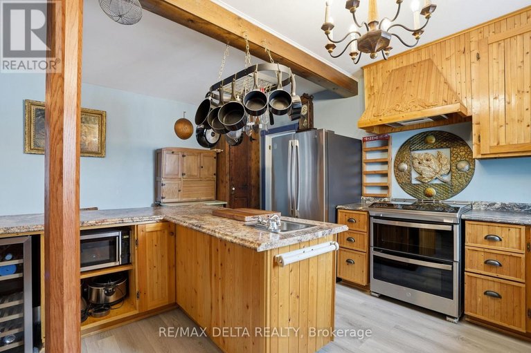 29479728/132-high-street/vankleek-hill/champlain/ontario/K0B1R0_19