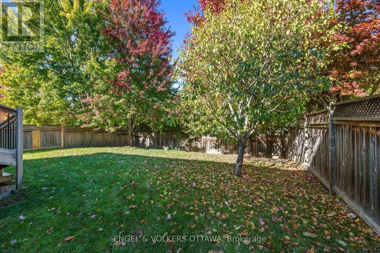 29623867/566-erinwoods-circle/stonebridge/ottawa/ontario/K2J5M8_37