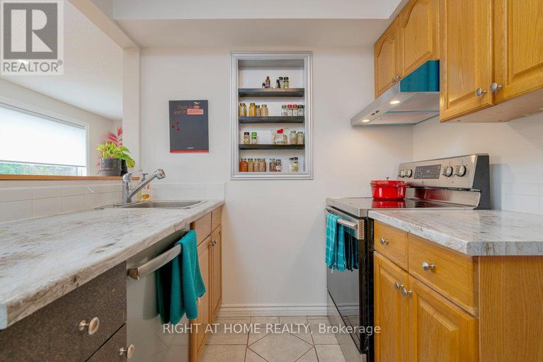 28485628/204-316-savard-avenue/vanier/ottawa/ontario/K1L7S2_10