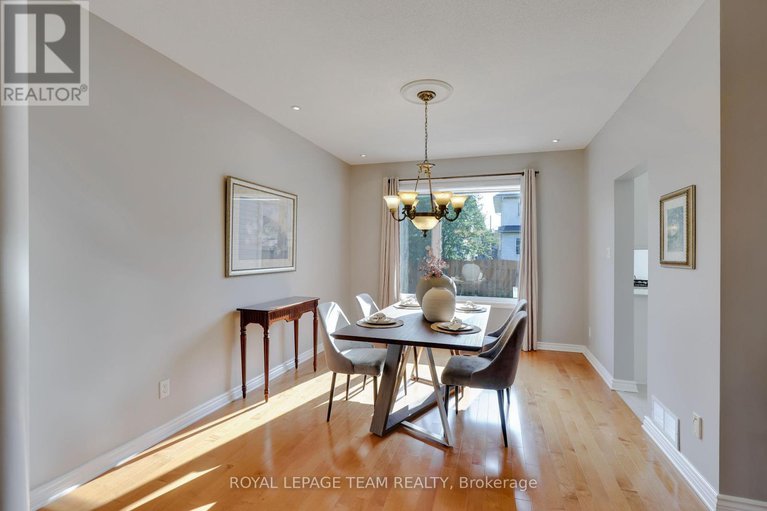 28886612/36-keighley-circle/morgans-grantsouth-march/ottawa/ontario/K2K3H8_12