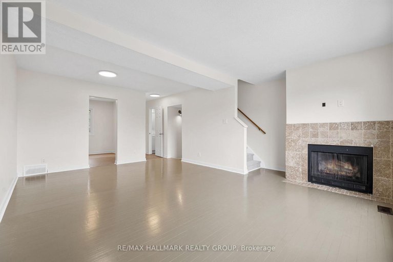 28559937/48-1955-greenway-parkway/blackburn-hamlet-south/ottawa/ontario/K1B5A9_7