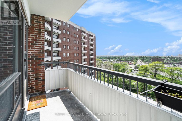 28428926/817-20-chesterton-drive/borden-farmstewart-farmcarleton-heightsparkwood-hills/ottawa/ontario/K2E6Z7_32