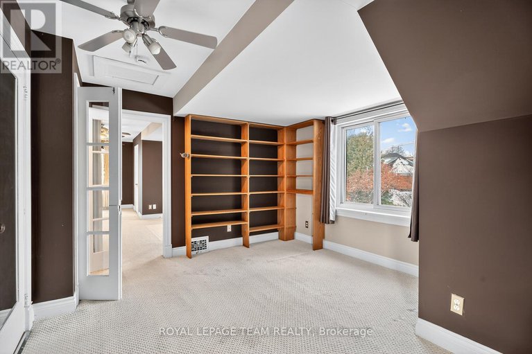 29121392/405-hamilton-avenue-s/civic-hospital/ottawa/ontario/K1Y1C9_29