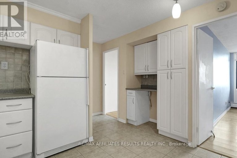 29670828/2110-415-greenview-avenue/britannia/ottawa/ontario/K2B8G5_18