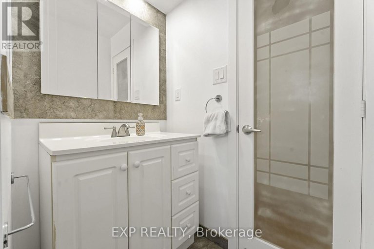 28744348/1762-sunview-drive/orleanssunridge/ottawa/ontario/K1C5B2_28