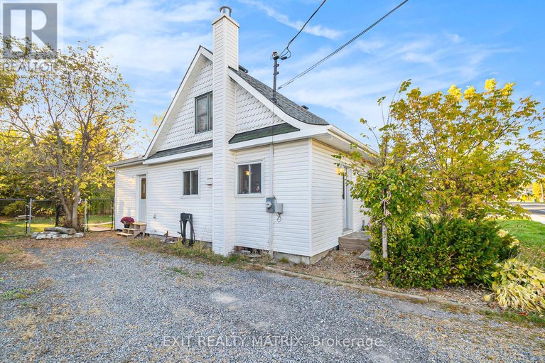28998331/3498-sarsfield-road/cumberland-west/ottawa/ontario/K0A3E0_2
