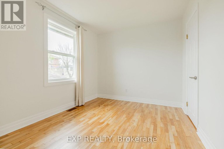 28811439/1954-rosebella-avenue/blossom-parkleitrim/ottawa/ontario/K1T1G7_18