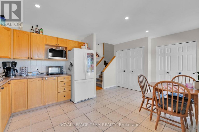 29665659/211-westvalley-private/brookfield-gardens/ottawa/ontario/K1V2B3_18