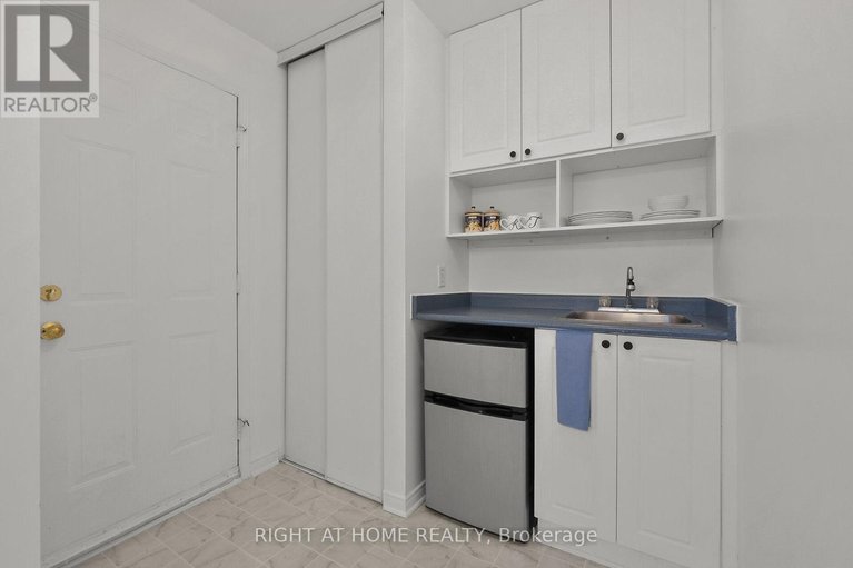 28668515/85-thornbury-crescent/centrepointe/ottawa/ontario/K2G6C4_22