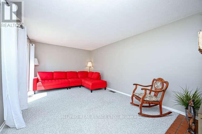 29261422/56-jackson-court/beaverbrook/ottawa/ontario/K2K1B7_11