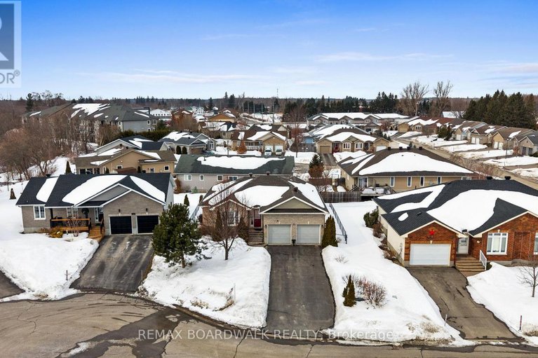 29430722/110-templeton-court/kemptville/north-grenville/ontario/K0G1J0_31