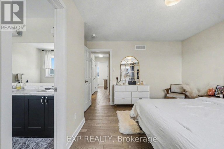 29328135/2142-winsome-terrace/fallingbrookgardenway-south/ottawa/ontario/K4A0K6_11