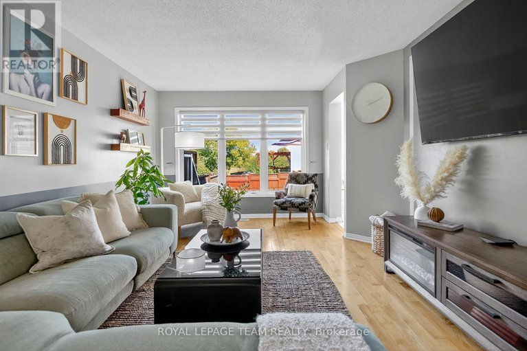 28882622/2001-dunollie-crescent/morgans-grantsouth-march/ottawa/ontario/K2W1H5_11