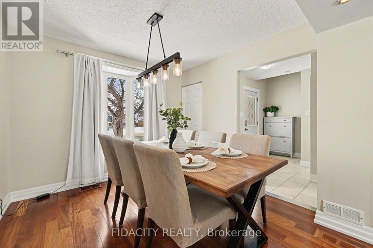 29485889/28-glamorgan-drive/glencairnhazeldean/ottawa/ontario/K2L1P9_8