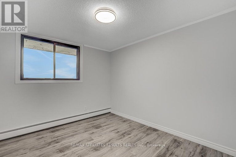 29621627/1609-415-greenview-avenue/britannia/ottawa/ontario/K2B8G5_26