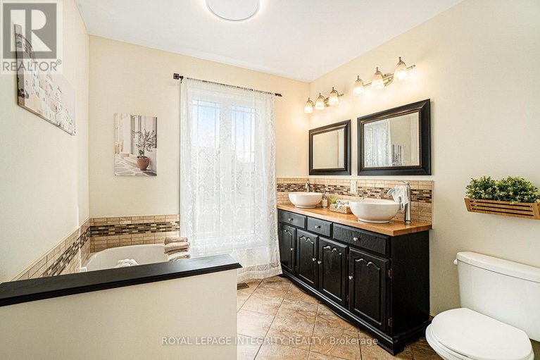 29409761/55-rowan-drive/morrisburg/south-dundas/ontario/K0C1X0_13